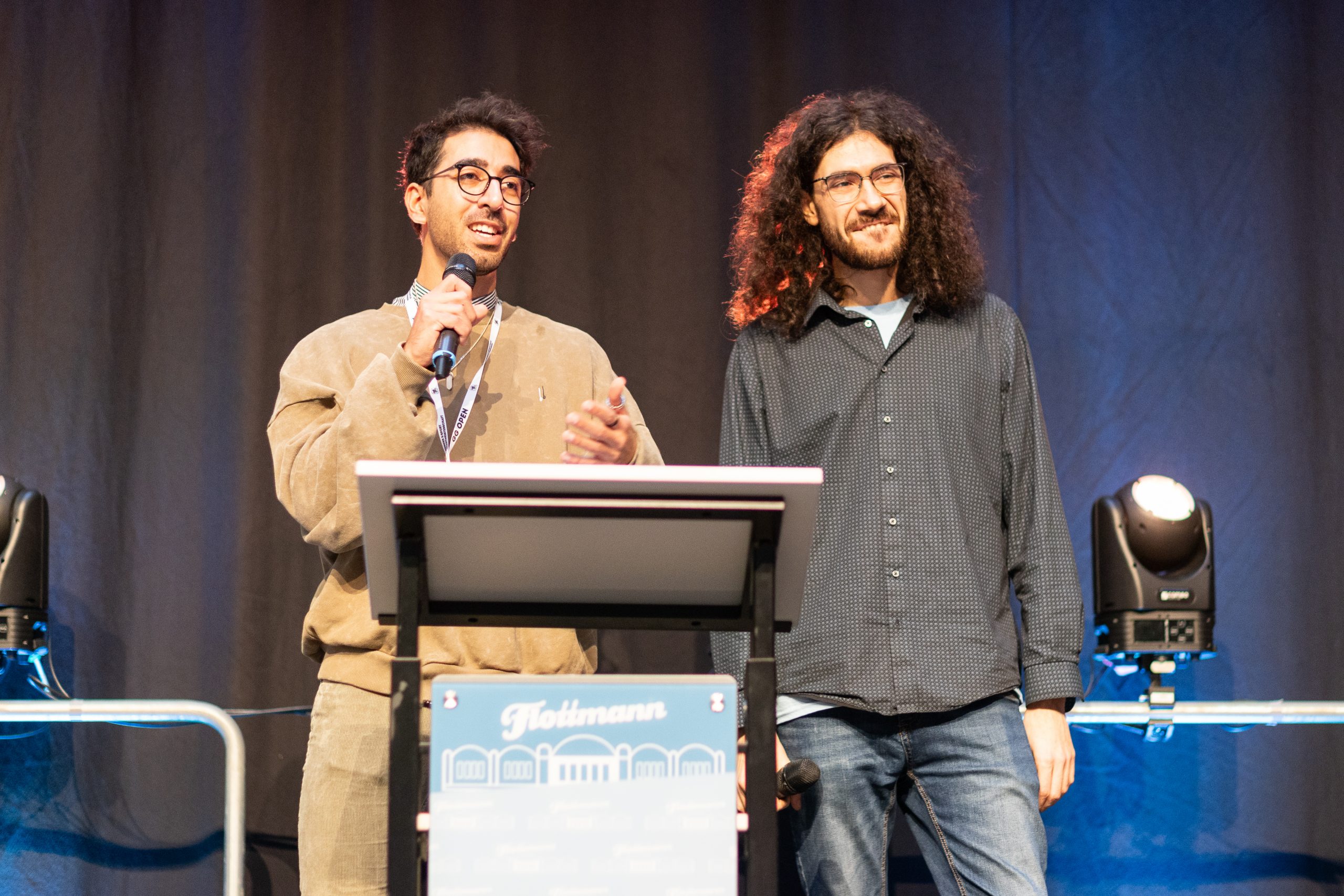 Diese Foto ist Urheberrechtlich geschützt und darf nur mit Erlaubnis des Urhebers und unter Angabe des Copyrights „© Jonas Richter“ veröffentlicht werden.

Das Foto darf im Rahmen der redaktionellen Arbeit bearbeitet werden. Diese Bearbeitung umfasst lediglich das Zuschneiden.