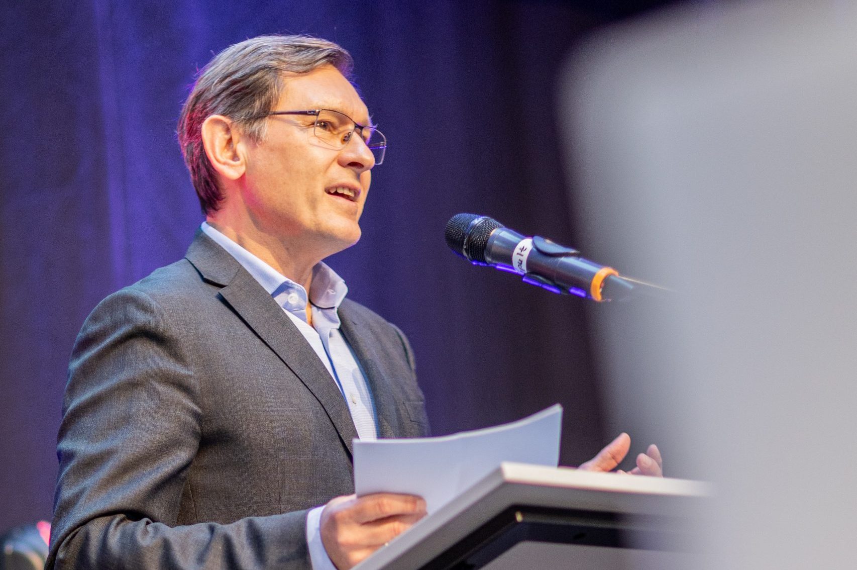 Diese Foto ist Urheberrechtlich geschützt und darf nur mit Erlaubnis des Urhebers und unter Angabe des Copyrights „© Jonas Richter“ veröffentlicht werden.

Das Foto darf im Rahmen der redaktionellen Arbeit bearbeitet werden. Diese Bearbeitung umfasst lediglich das Zuschneiden.