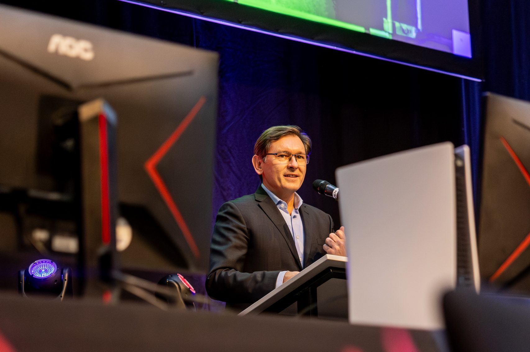 Diese Foto ist Urheberrechtlich geschützt und darf nur mit Erlaubnis des Urhebers und unter Angabe des Copyrights „© Jonas Richter“ veröffentlicht werden.

Das Foto darf im Rahmen der redaktionellen Arbeit bearbeitet werden. Diese Bearbeitung umfasst lediglich das Zuschneiden.