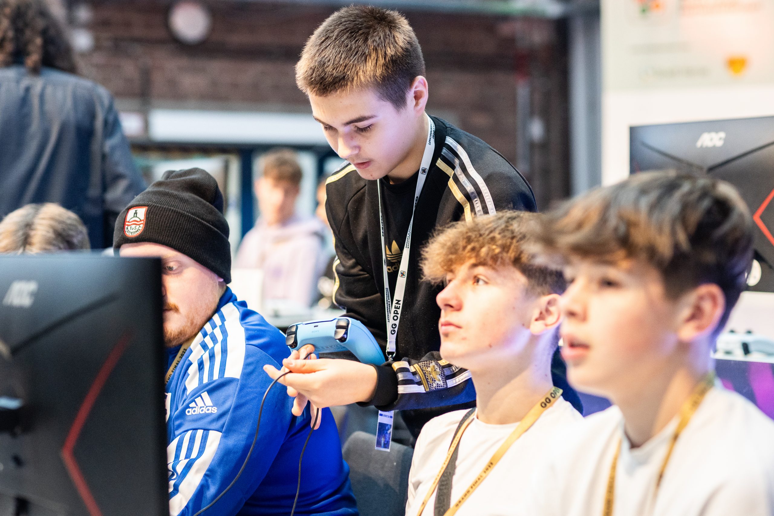 Diese Foto ist Urheberrechtlich geschützt und darf nur mit Erlaubnis des Urhebers und unter Angabe des Copyrights „© Jonas Richter“ veröffentlicht werden.

Das Foto darf im Rahmen der redaktionellen Arbeit bearbeitet werden. Diese Bearbeitung umfasst lediglich das Zuschneiden.