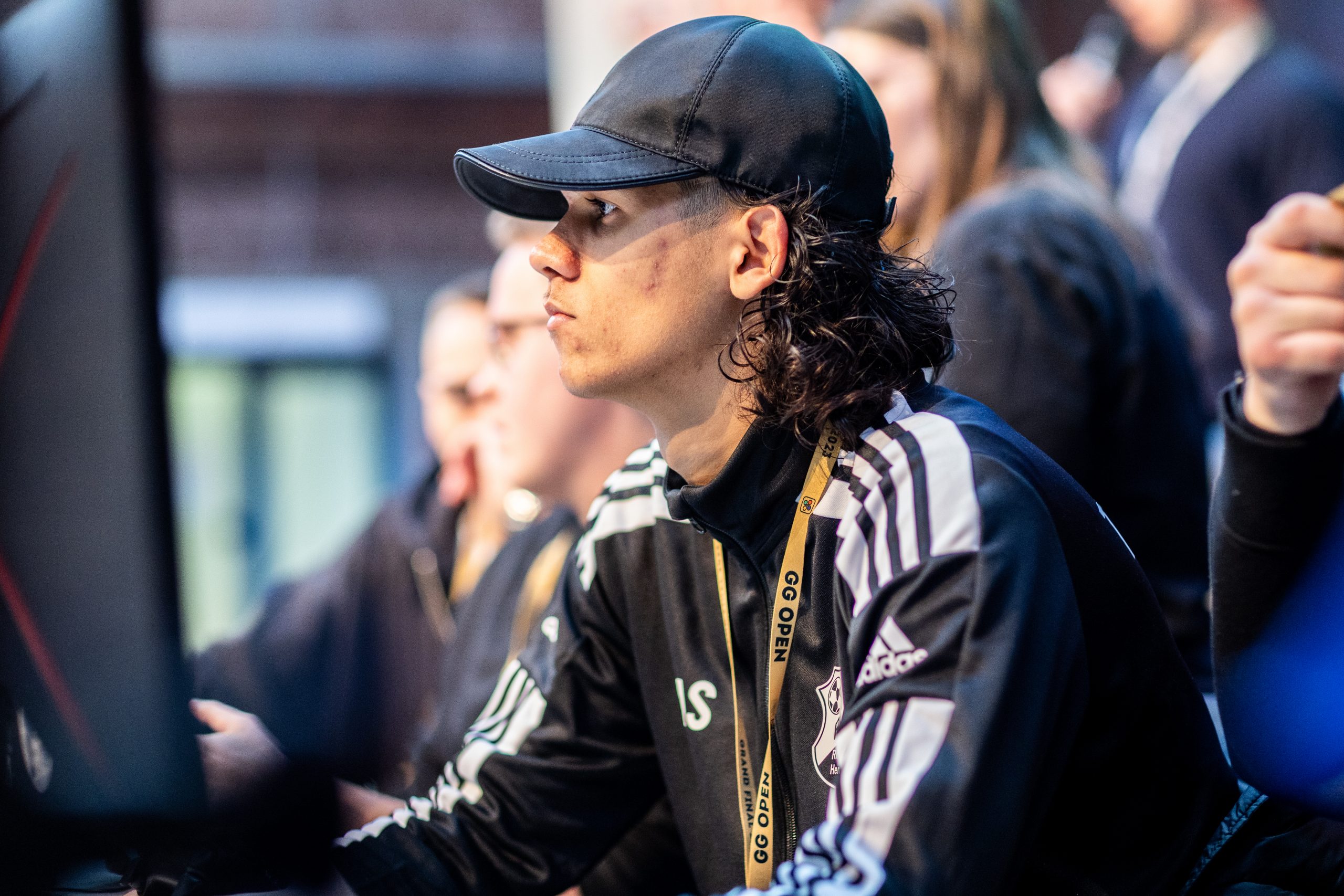 Diese Foto ist Urheberrechtlich geschützt und darf nur mit Erlaubnis des Urhebers und unter Angabe des Copyrights „© Jonas Richter“ veröffentlicht werden.

Das Foto darf im Rahmen der redaktionellen Arbeit bearbeitet werden. Diese Bearbeitung umfasst lediglich das Zuschneiden.