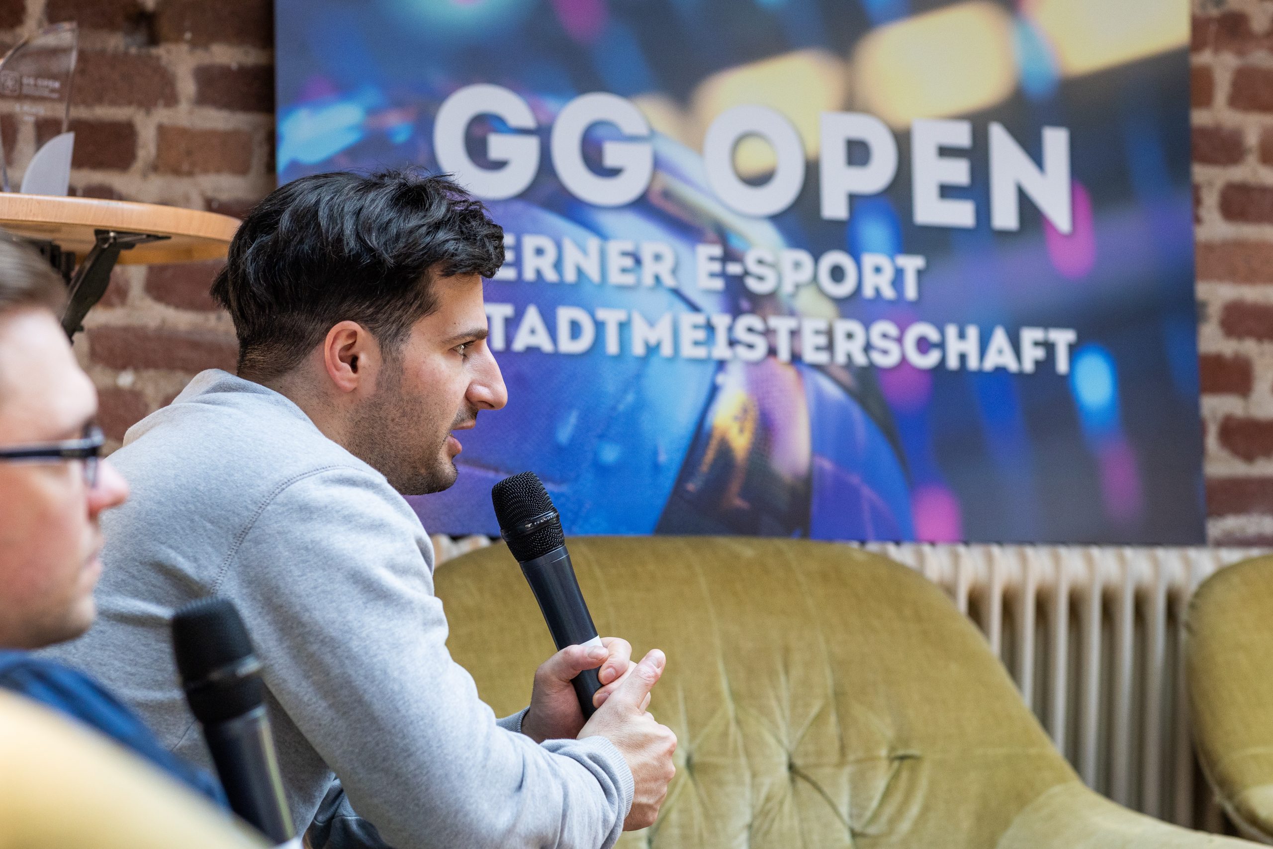 Diese Foto ist Urheberrechtlich geschützt und darf nur mit Erlaubnis des Urhebers und unter Angabe des Copyrights „© Jonas Richter“ veröffentlicht werden.

Das Foto darf im Rahmen der redaktionellen Arbeit bearbeitet werden. Diese Bearbeitung umfasst lediglich das Zuschneiden.